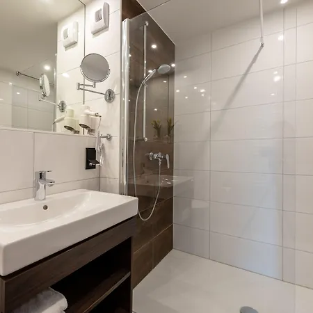 Hotel Augsburg Sonnenhof 4*